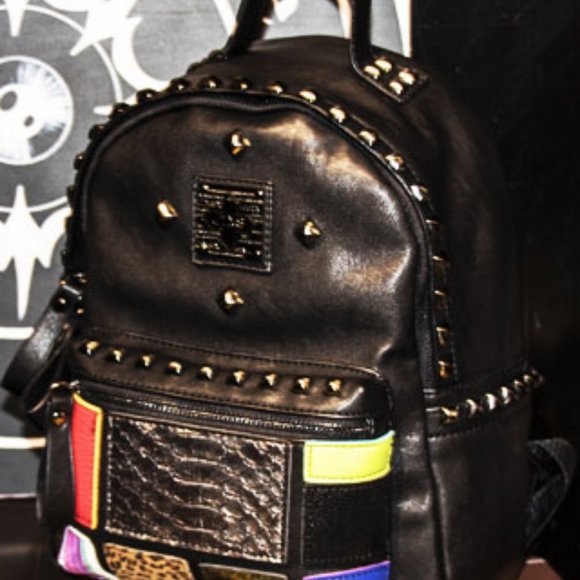 High capacity Backpack - Picture 2 of 4